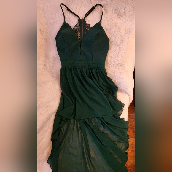 Green asymmetrical dress. - Picture 4 of 4